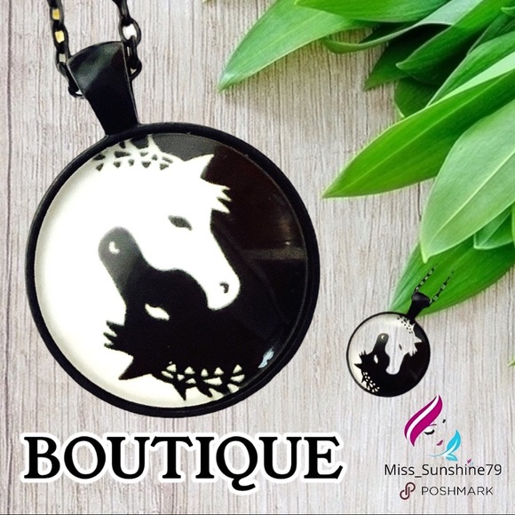 Jewelry - Boutique NEW - horse yin yang cabochon necklace